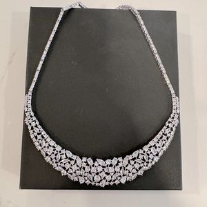 Beautiful, crystal wedding necklace